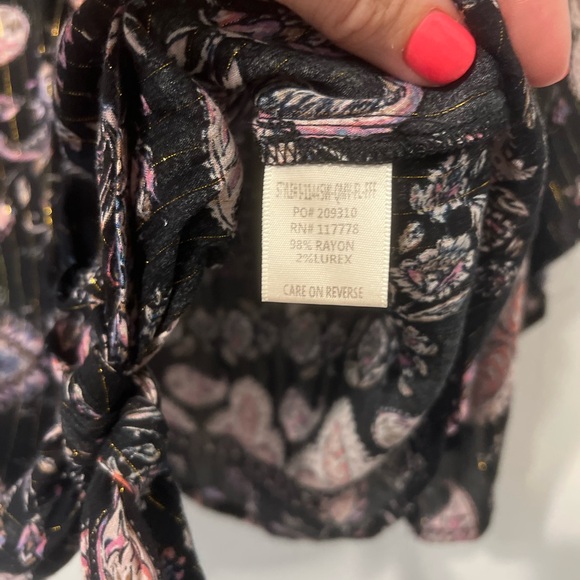 ⭐️ Love Stitch Black and Pink Tie Front Blouse - Picture 5 of 5